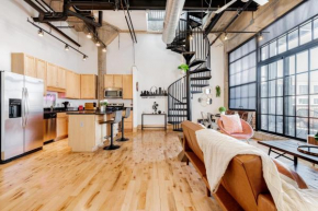 CozySuites Stunning 2BR penthouse Skyline view